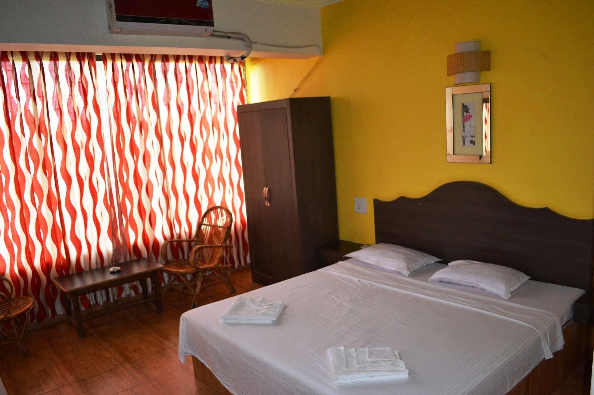 Pleasure Beach Resort Morjim Buitenkant foto