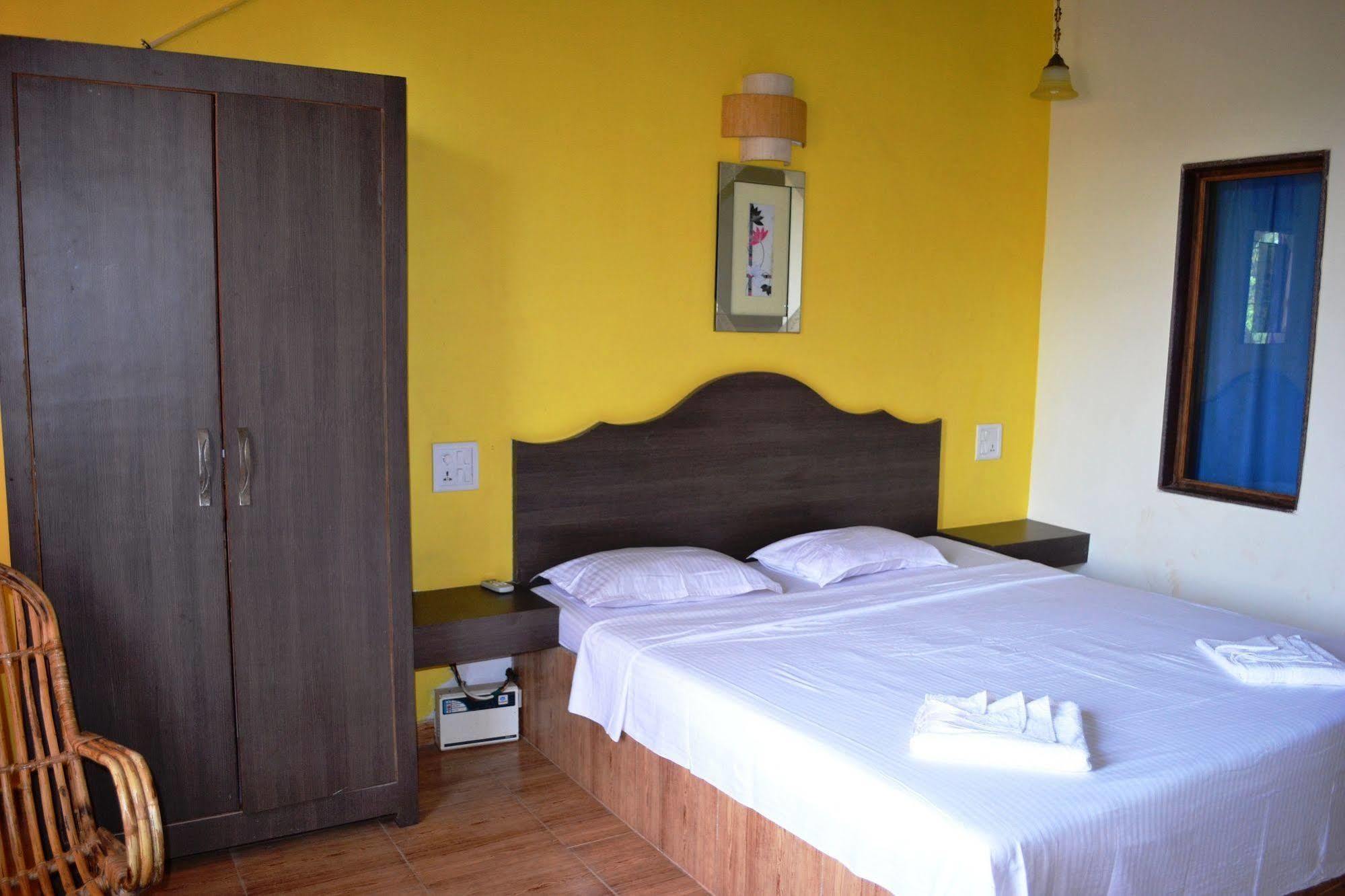 Pleasure Beach Resort Morjim Buitenkant foto